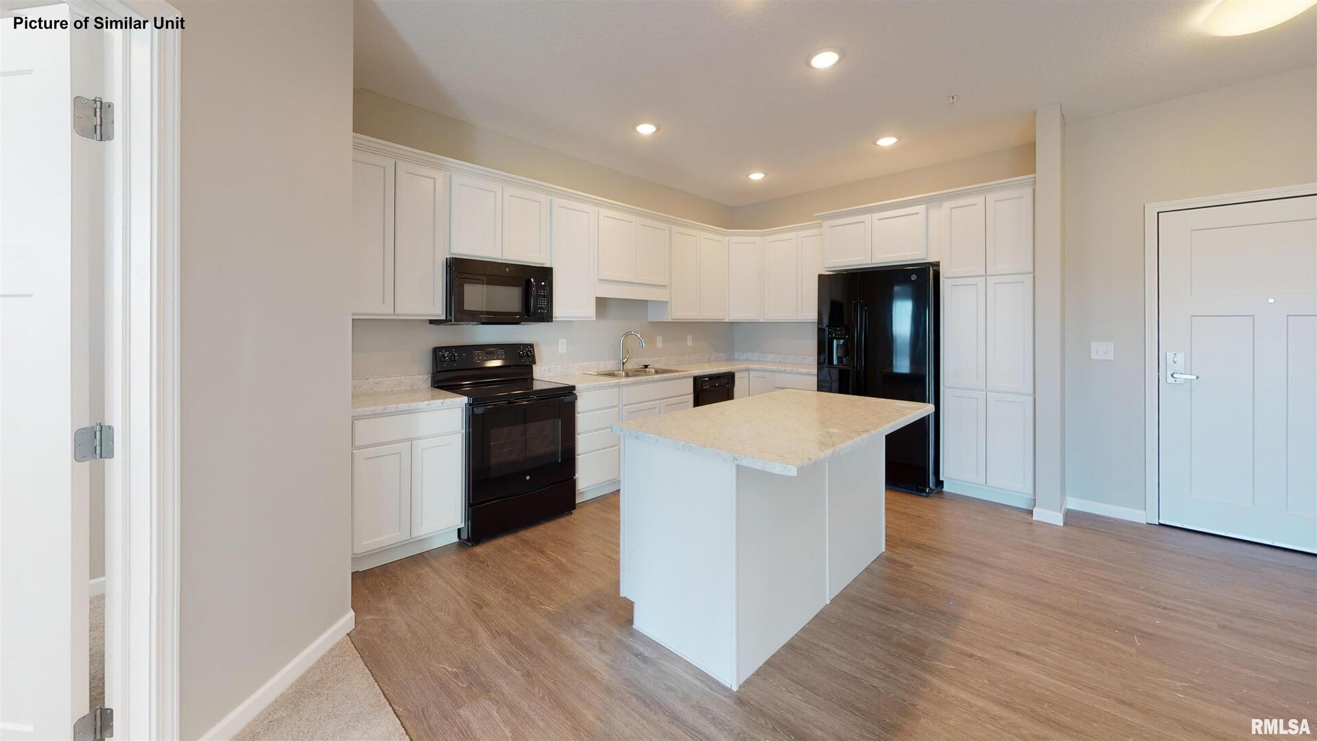 2592 Middle Road, Unit 218 Bettendorf, IA 52722 - Photo 4 of 19 Gallery Image 4