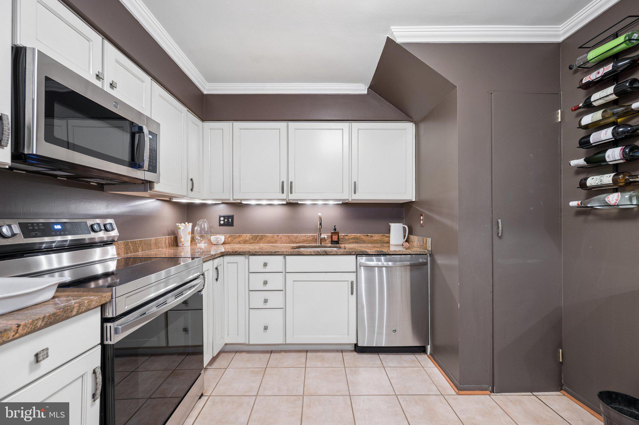 13013 Conductor Way, Unit 209 Silver Spring, MD 20904 - Photo 17 of 61 Kitchen
