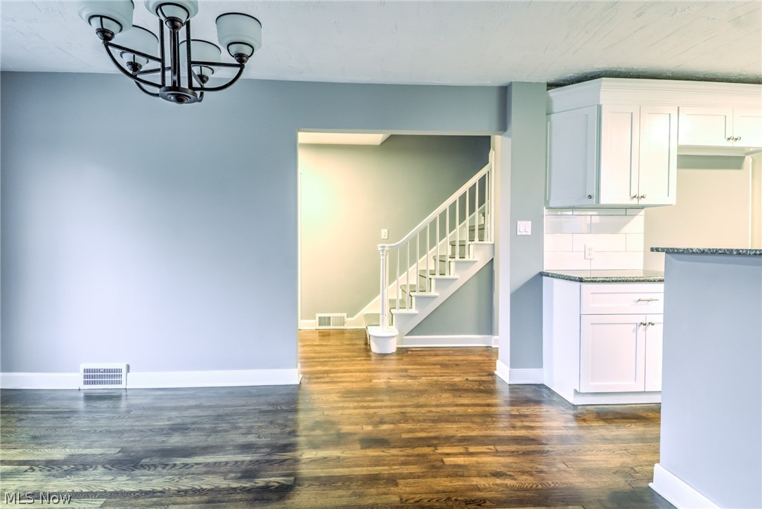 4686 Broadale Road Cleveland, OH 44109 - Photo 8 of 33 Gallery Image 8