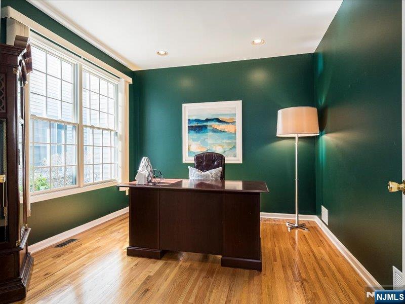 17 Pacio Court, Unit 2017 Roseland, NJ 07068 - Photo 13 of 38