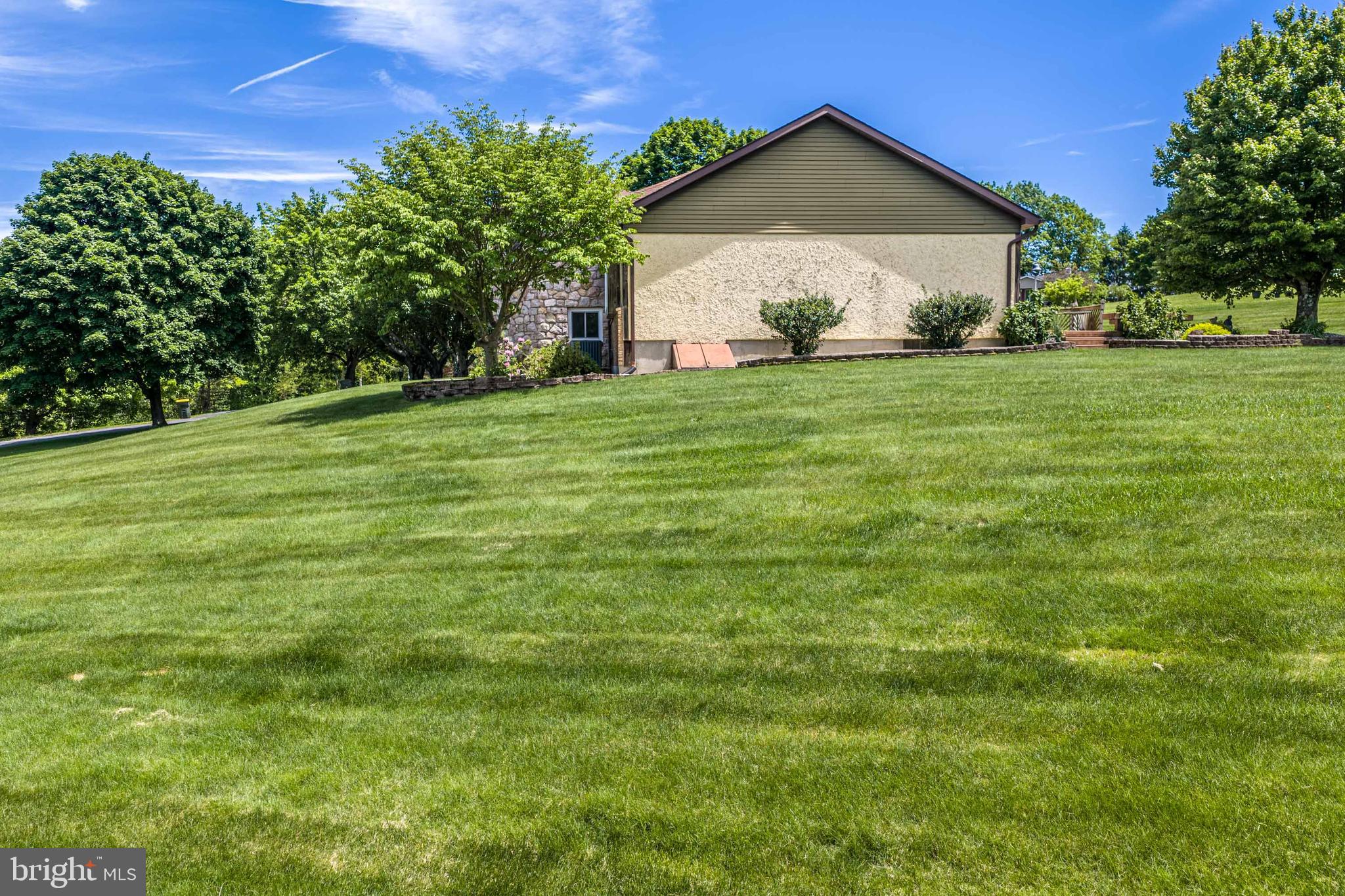 947 Tamenend Road Bath, PA 18014 - Photo 40 of 61