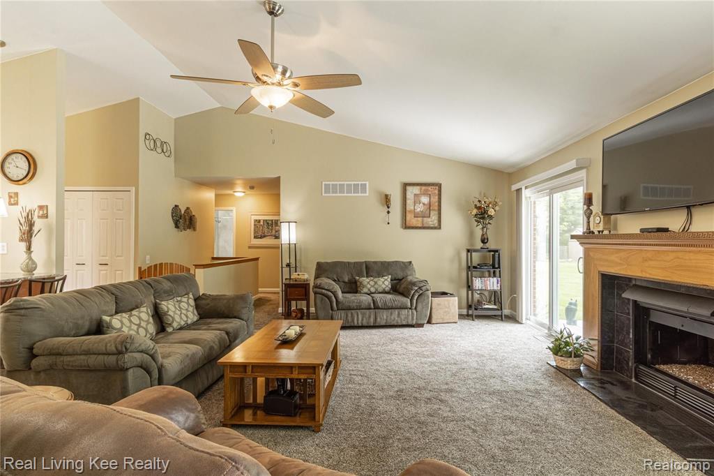 2160 Warrington Road Rochester Hills, MI 48307 - Photo 29 of 55