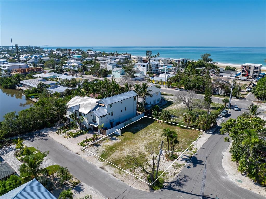 607 Jacaranda Road Anna Maria, FL 34216 - Photo 4 of 10 Gallery Image 4
