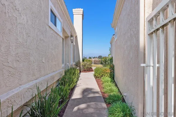 $990,000 | 12127 Royal Lytham Row, San Diego, CA 92128