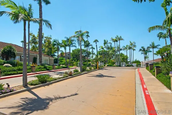 $990,000 | 12127 Royal Lytham Row, San Diego, CA 92128