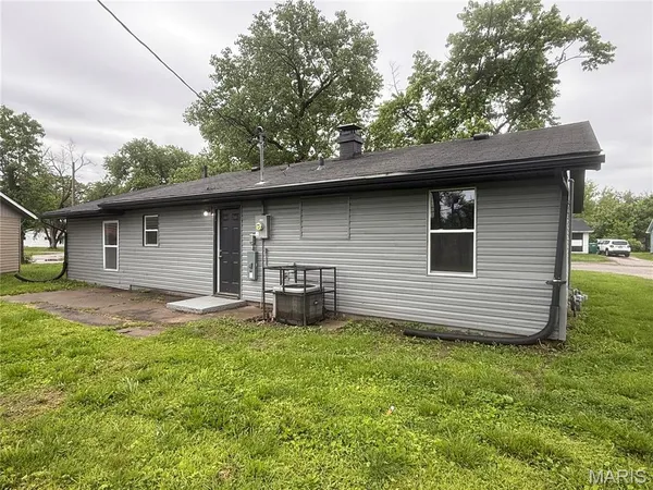 $110,000 | 7 Lazarcheff Drive, Cahokia, IL 62206