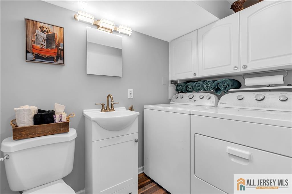 8 Smalley Road Edison, NJ 08817 - Photo 8 of 39