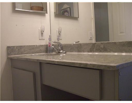 7696 Courtyard Run West, Unit 7696 Boca Raton, FL 33433 - Photo 12 of 16 Bathroom