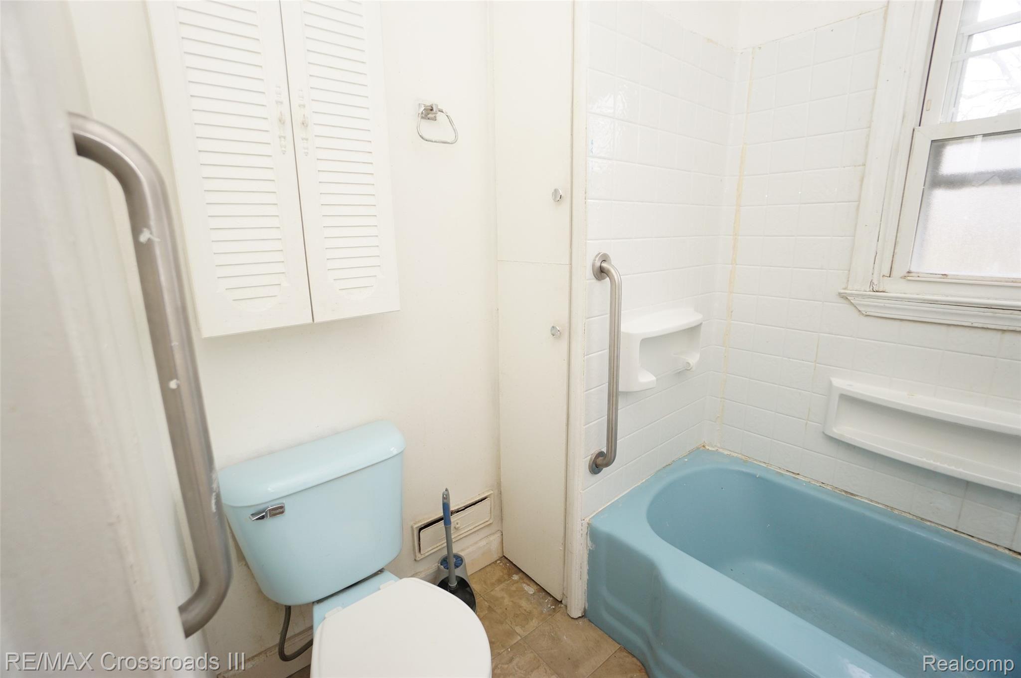 6717 Middlebelt Road Romulus, MI 48174 - Photo 13 of 22 DSC00065.JPG