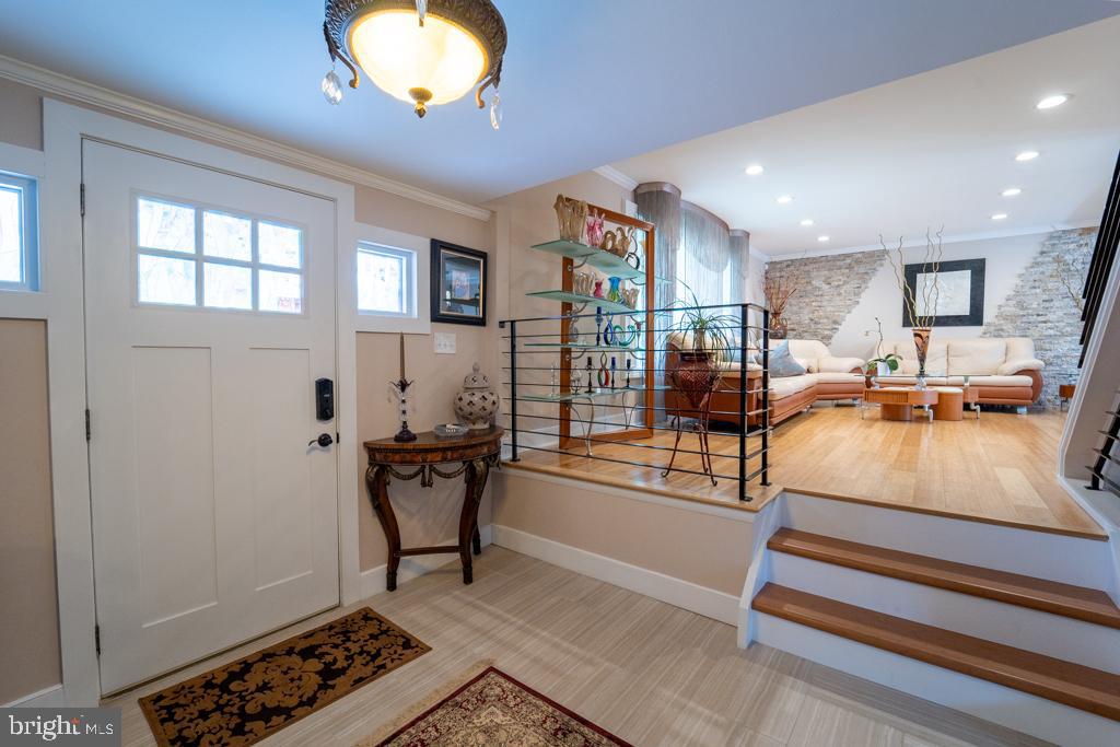 9706 Chapel Road Philadelphia, PA 19115 - Photo 2 of 31