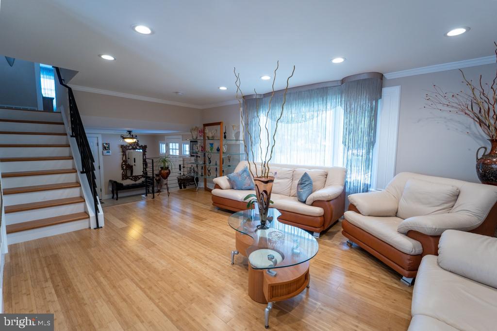 9706 Chapel Road Philadelphia, PA 19115 - Photo 11 of 31