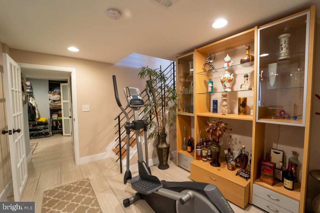 9706 Chapel Road Philadelphia, PA 19115 - Photo 20 of 31