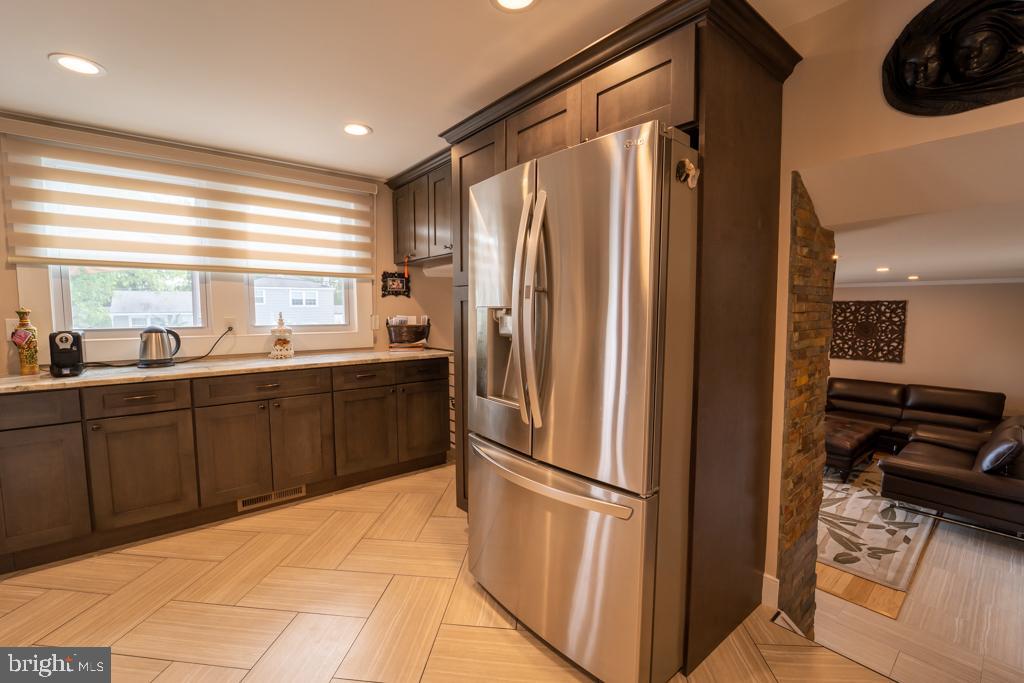 9706 Chapel Road Philadelphia, PA 19115 - Photo 8 of 31