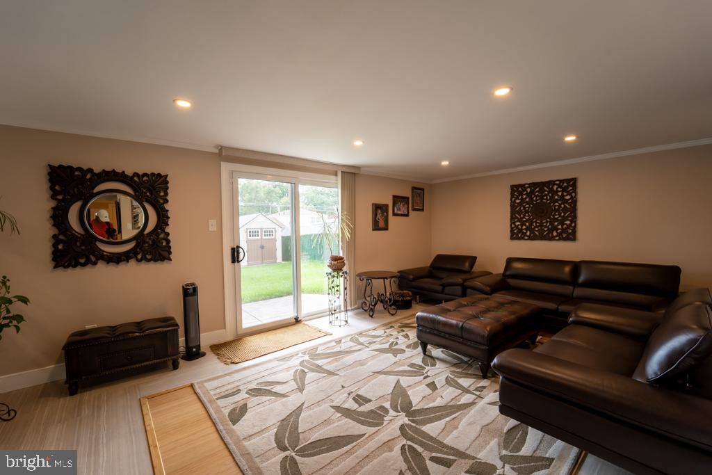9706 Chapel Road Philadelphia, PA 19115 - Photo 10 of 31