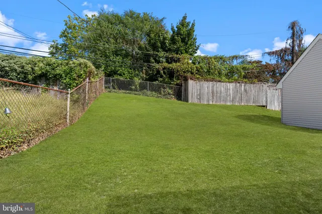 $439,900 | 28 Rainbow Lane, Levittown, PA 19055