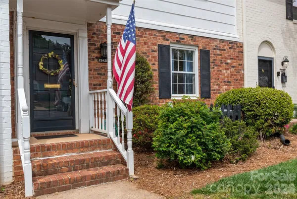 $183,000 | 2942 St Marks Road Southwest, Unit F, Winston-Salem, NC 27103