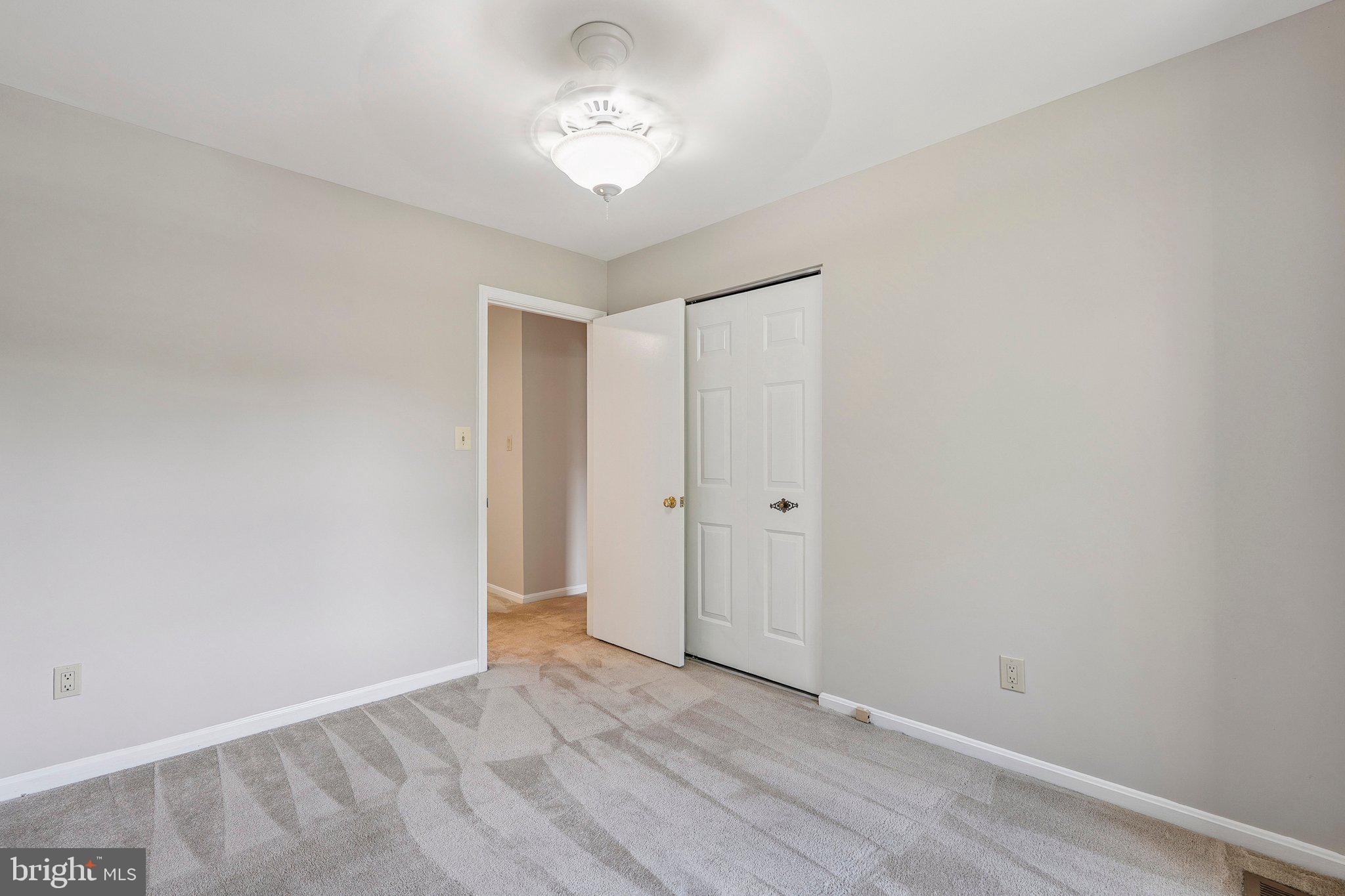 2917 Village Spring Lane Vienna, VA 22181 - Photo 20 of 37