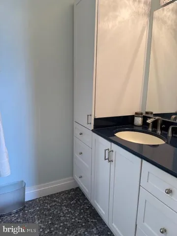 $2,950 | 205 Yoakum Parkway, Unit 1710, Alexandria, VA 22304