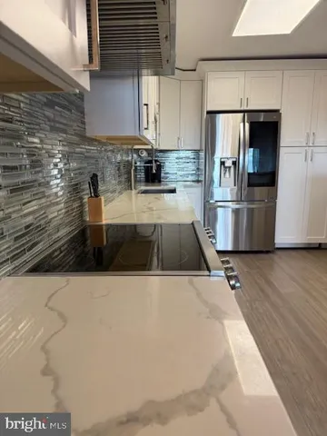 $2,950 | 205 Yoakum Parkway, Unit 1710, Alexandria, VA 22304