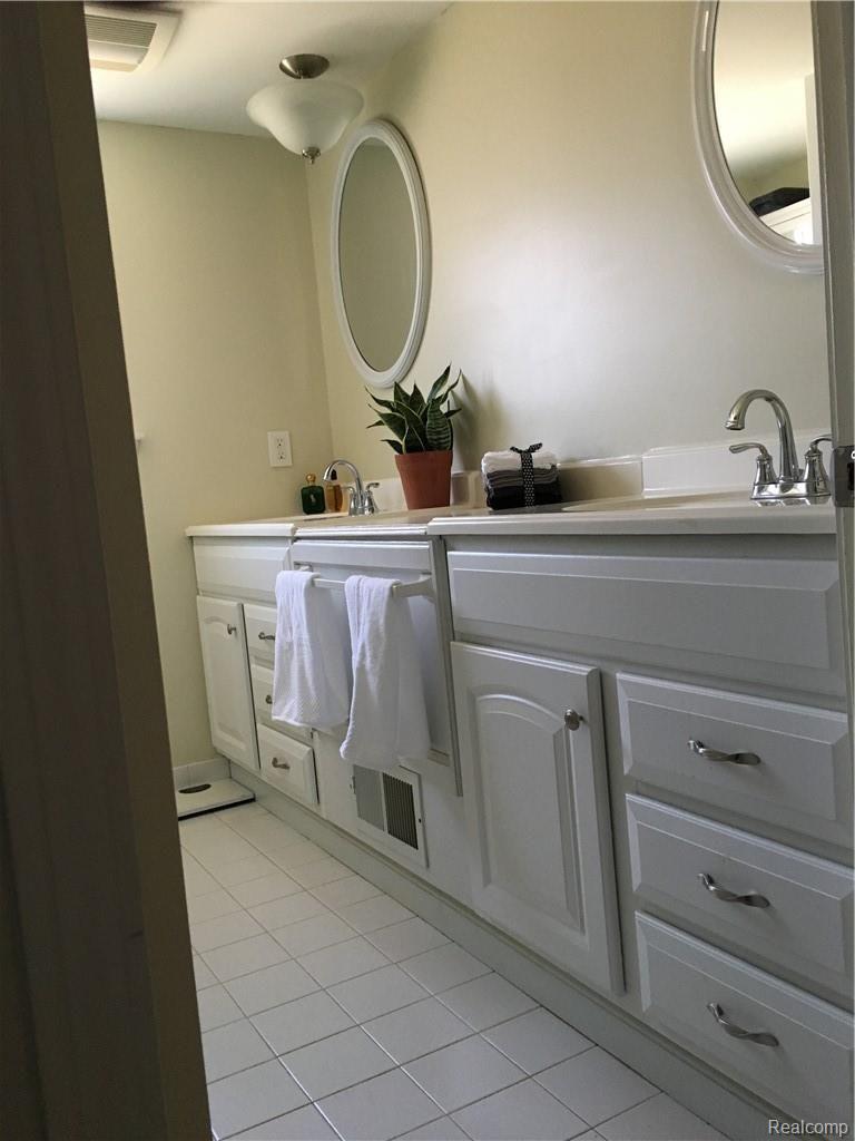 35079 Bobcean Road Clinton Township, MI 48035 - Photo 20 of 30 97B09FFF-029D-4DD3-AE68-A00EE6AC73B7.jpeg