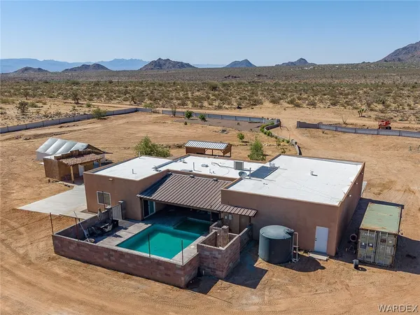 $530,000 | 2424 Mary Beth Drive, Yucca, AZ 86438