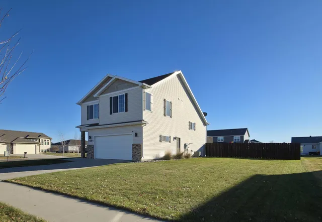 $345,000 | 1591 35th Avenue South, Moorhead, MN 56560