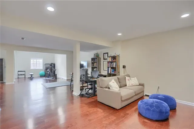 $699,900 | 128 Vista Ridge Lane, Valencia, PA 16059