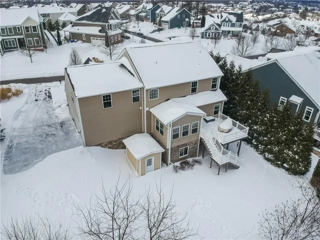 $699,900 | 128 Vista Ridge Lane, Valencia, PA 16059