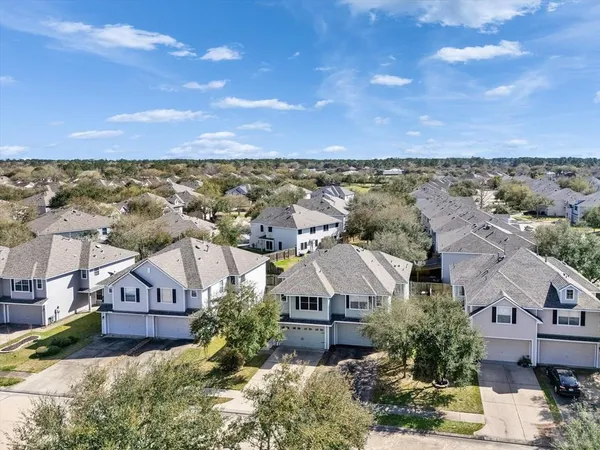 $235,000 | 483 Folk Crest Lane, Dickinson, TX 77539