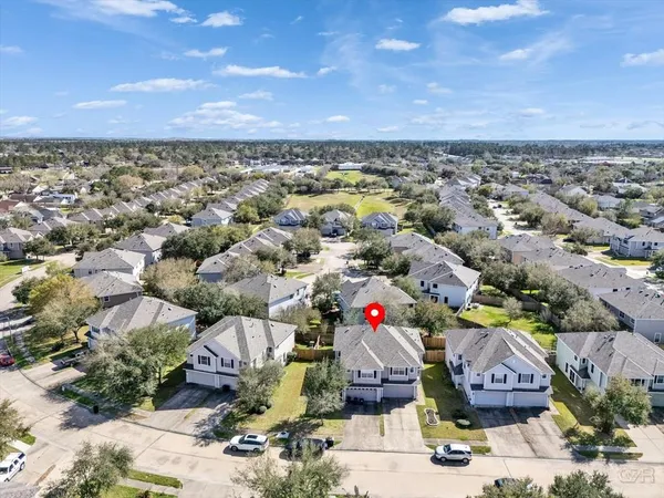 $235,000 | 483 Folk Crest Lane, Dickinson, TX 77539