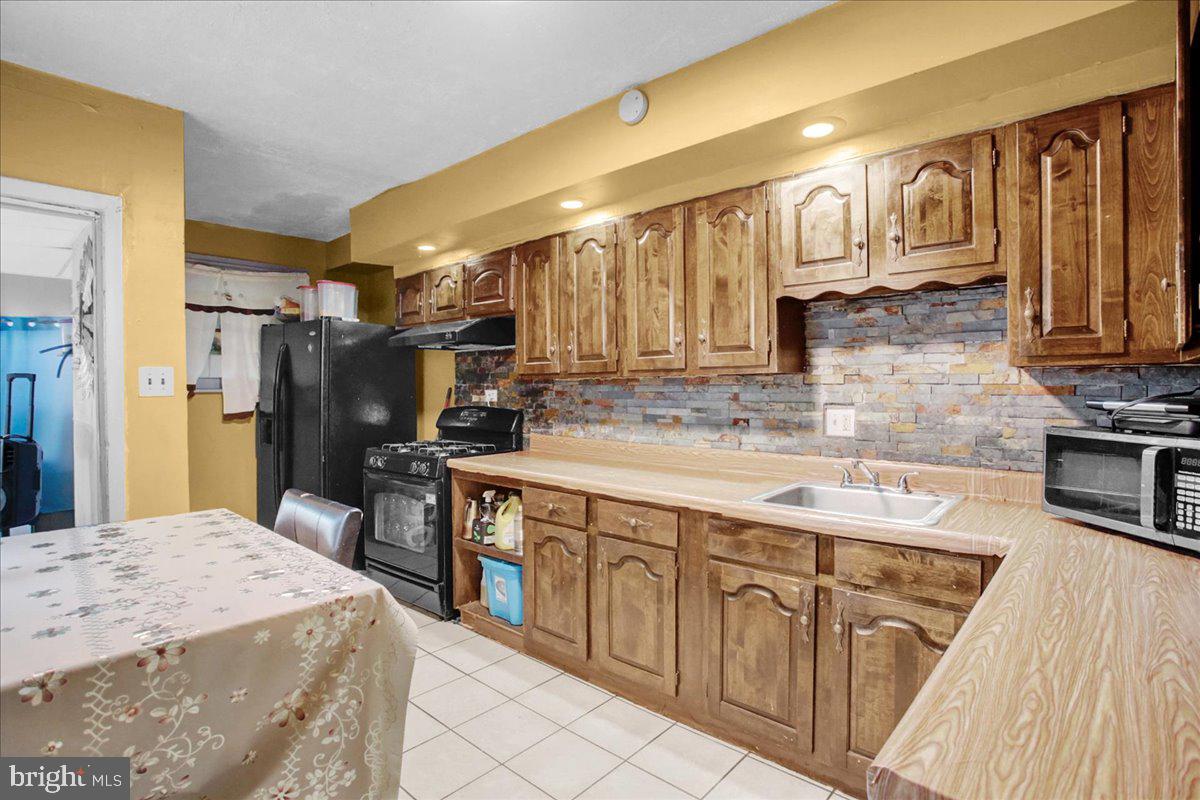 514 North Front Street Reading, PA 19601 - Photo 11 of 33