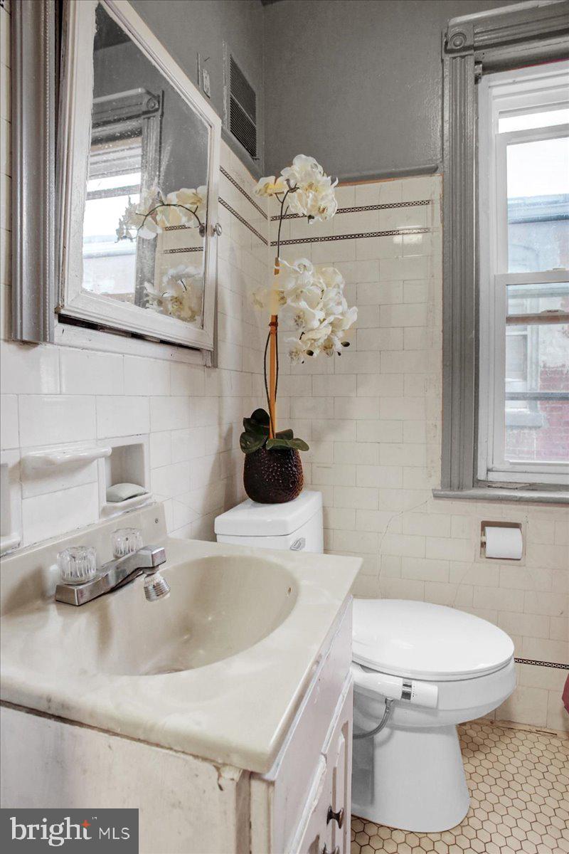 514 North Front Street Reading, PA 19601 - Photo 24 of 33