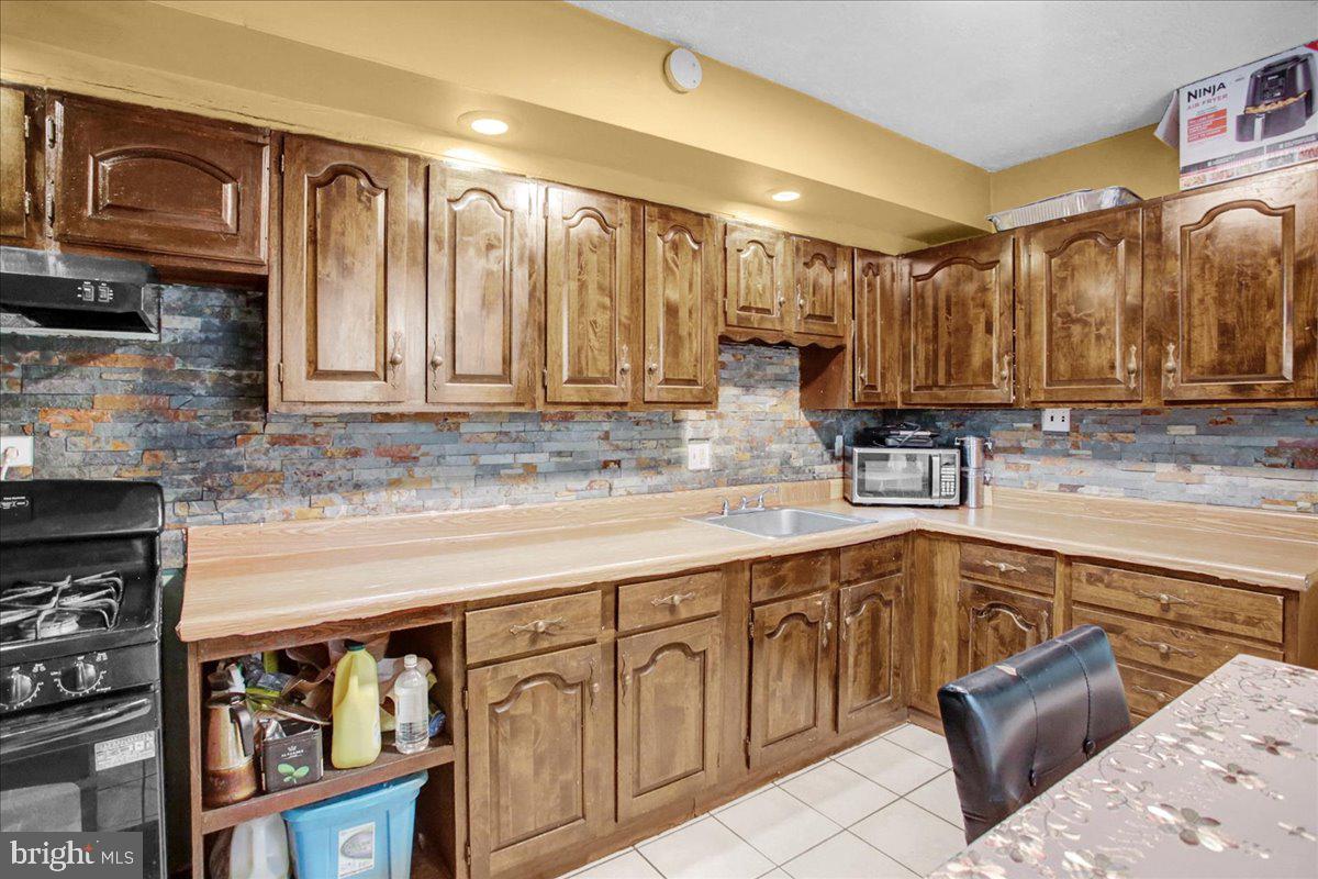 514 North Front Street Reading, PA 19601 - Photo 8 of 33