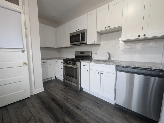 $2,150 | 5820 West Berteau Avenue, Unit 2, Chicago, IL 60634