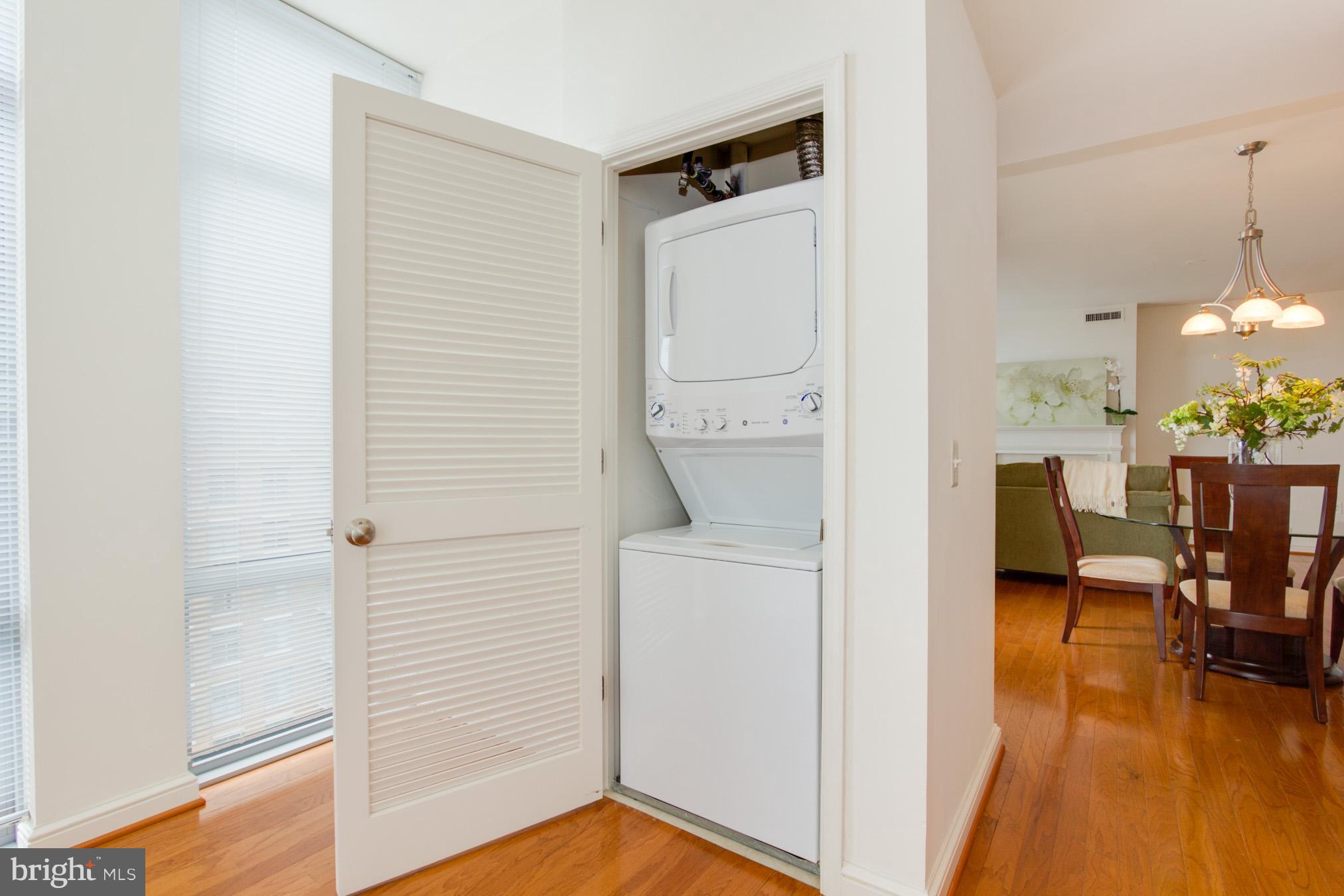 11990 Market Street, Unit 917 Reston, VA 20190 - Photo 18 of 39 Washer/Dryer