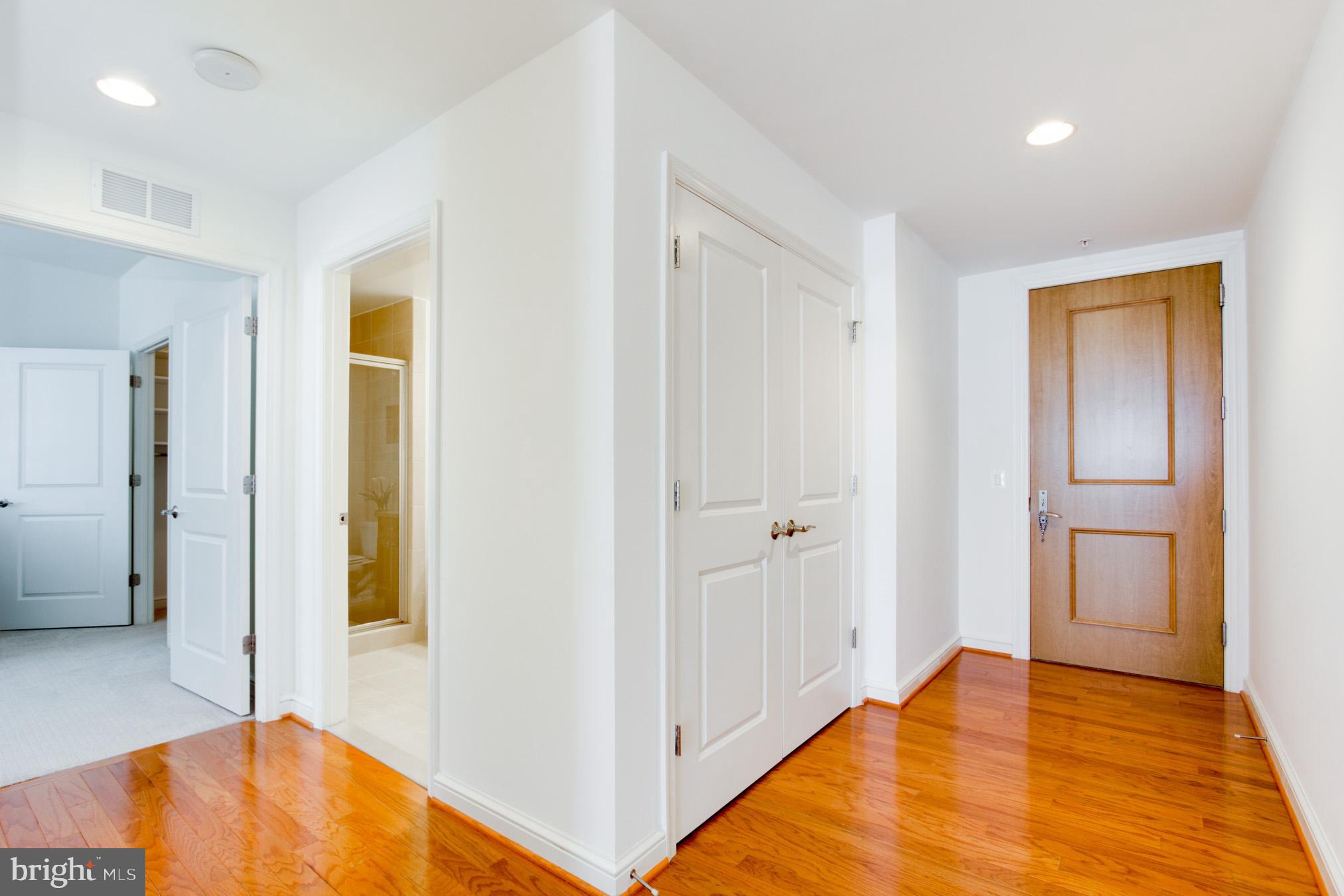11990 Market Street, Unit 917 Reston, VA 20190 - Photo 3 of 39