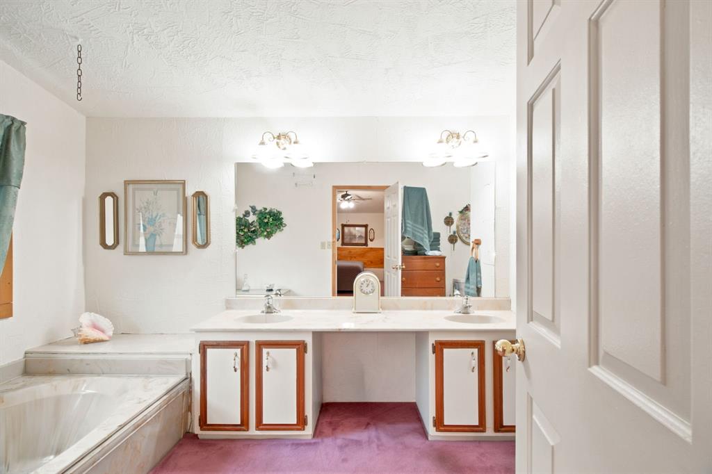 803 Spring Valley Road Paradise, TX 76073 - Photo 28 of 40 Gallery Image 28