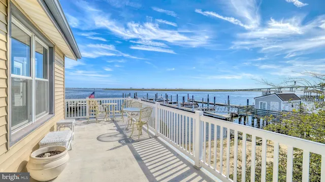 a view of a pathway with a yard