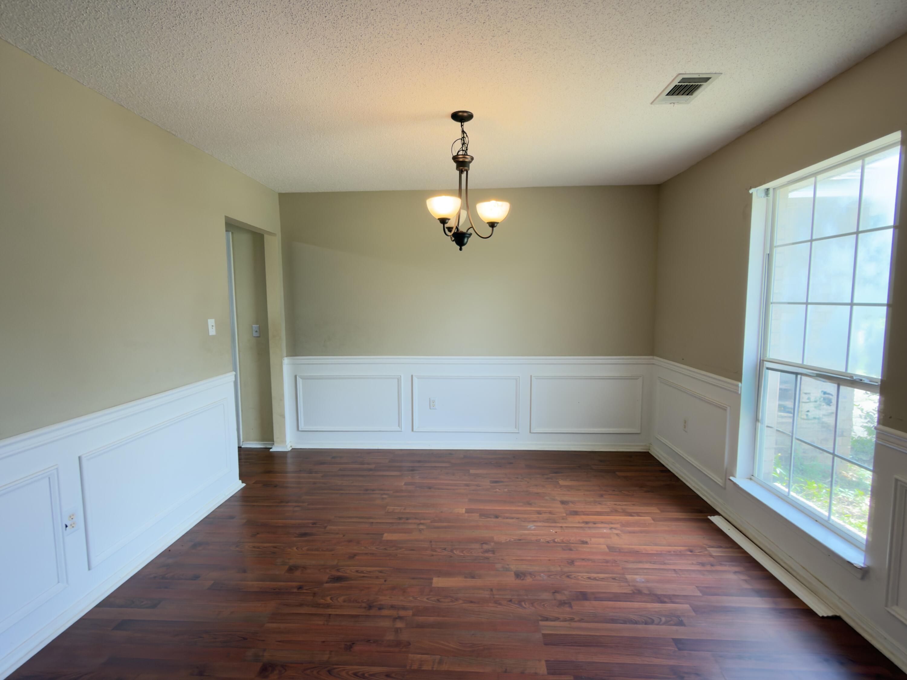 688 Brunson Street Crestview, FL 32536 - Photo 3 of 27 dining room