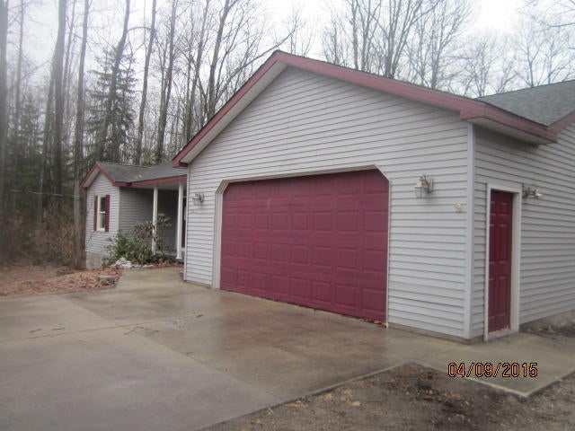8455 North Loxley Road Roscommon, MI 48653 - Photo 5 of 19 Gallery Image 5