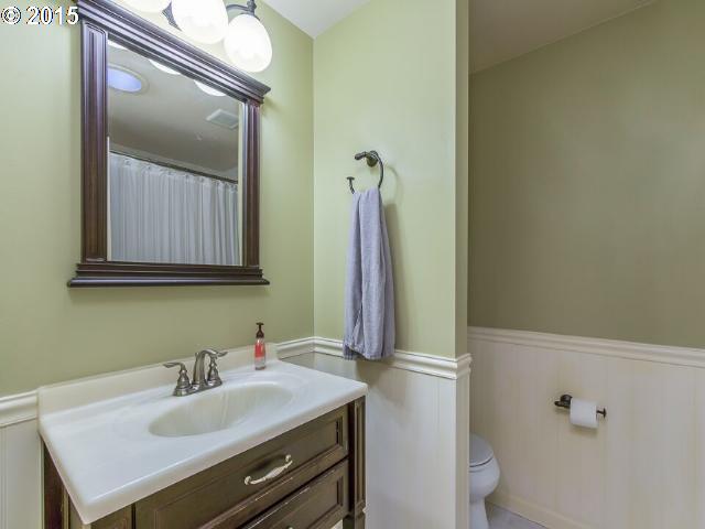3401 Southwest Ridge Drive Portland, OR 97219 - Photo 9 of 16 Gallery Image 9