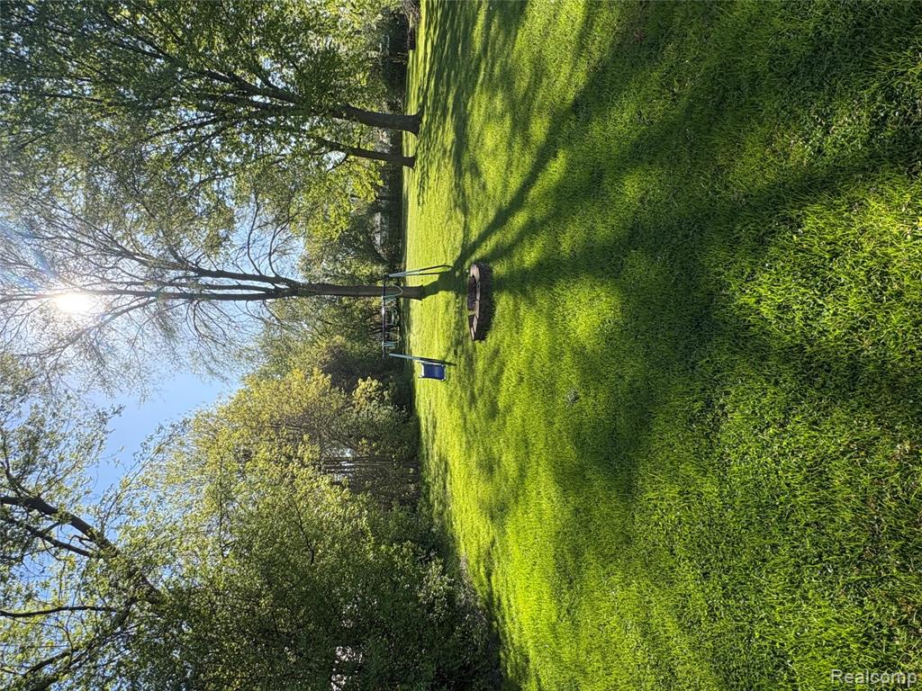 2230 Center Road Burton, MI 48509 - Photo 20 of 21 Gallery Image 20