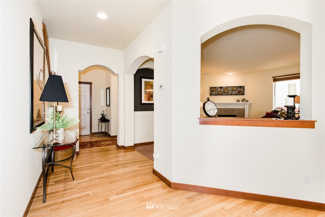 17318 14th Drive Southeast Bothell, WA 98012 - Photo 3 of 25 Gallery Image 3