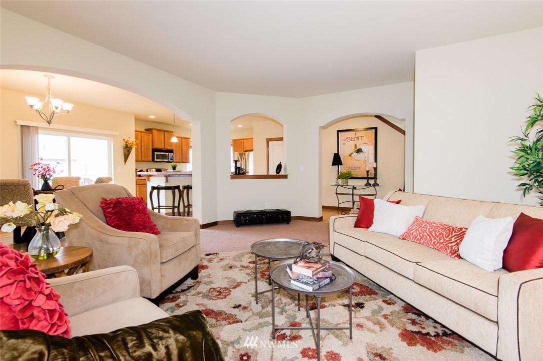 17318 14th Drive Southeast Bothell, WA 98012 - Photo 5 of 25 Gallery Image 5