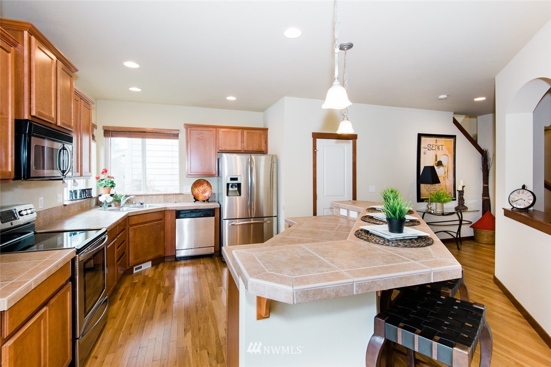17318 14th Drive Southeast Bothell, WA 98012 - Photo 9 of 25 Gallery Image 9
