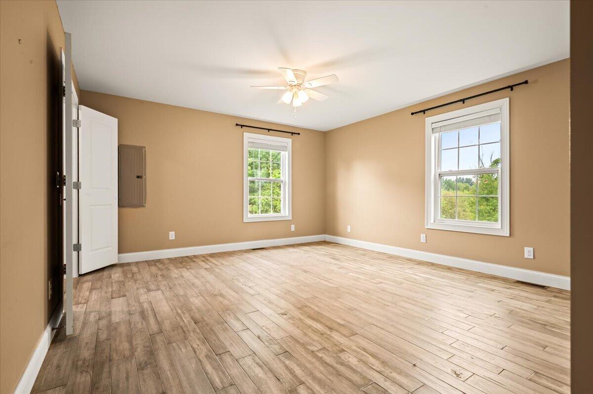 964 McWhorter Road London, KY 40741 - Photo 35 of 39 21-Bedroom 3