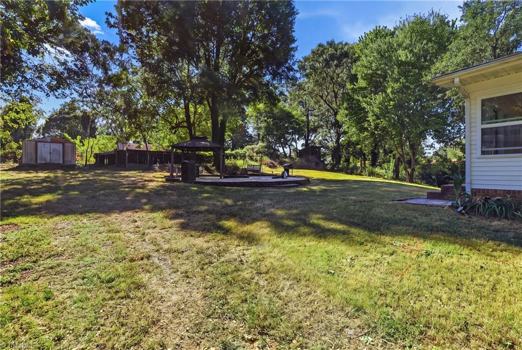 406 Spring Road Jamestown, NC 27282 - Photo 34 of 45 Gallery Image 34