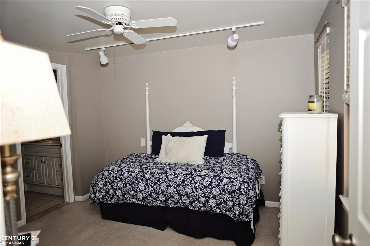 370 Willow Grove Lane Rochester Hills, MI 48307 - Photo 23 of 46