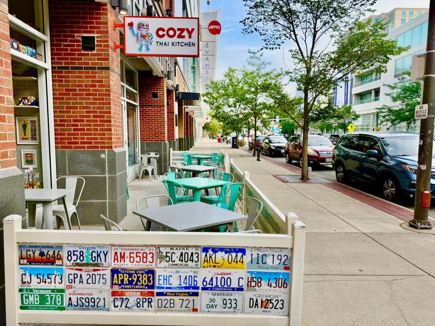 1720 Maple Avenue, Unit 780 Evanston, IL 60201 - Photo 45 of 57 a view of outdoor space with signage