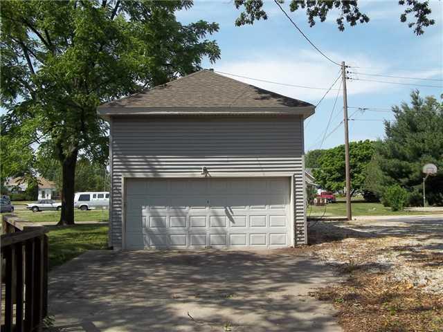 657 Elm Street Clinton, IN 47842 - Photo 9 of 9 Gallery Image 9